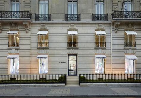 chanel paris avenue montaigne opening hours|Chanel boutiques montaigne.